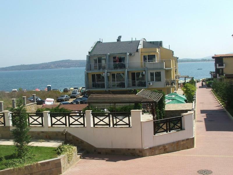 Хотел Лагуна Chernomorets Exterior photo